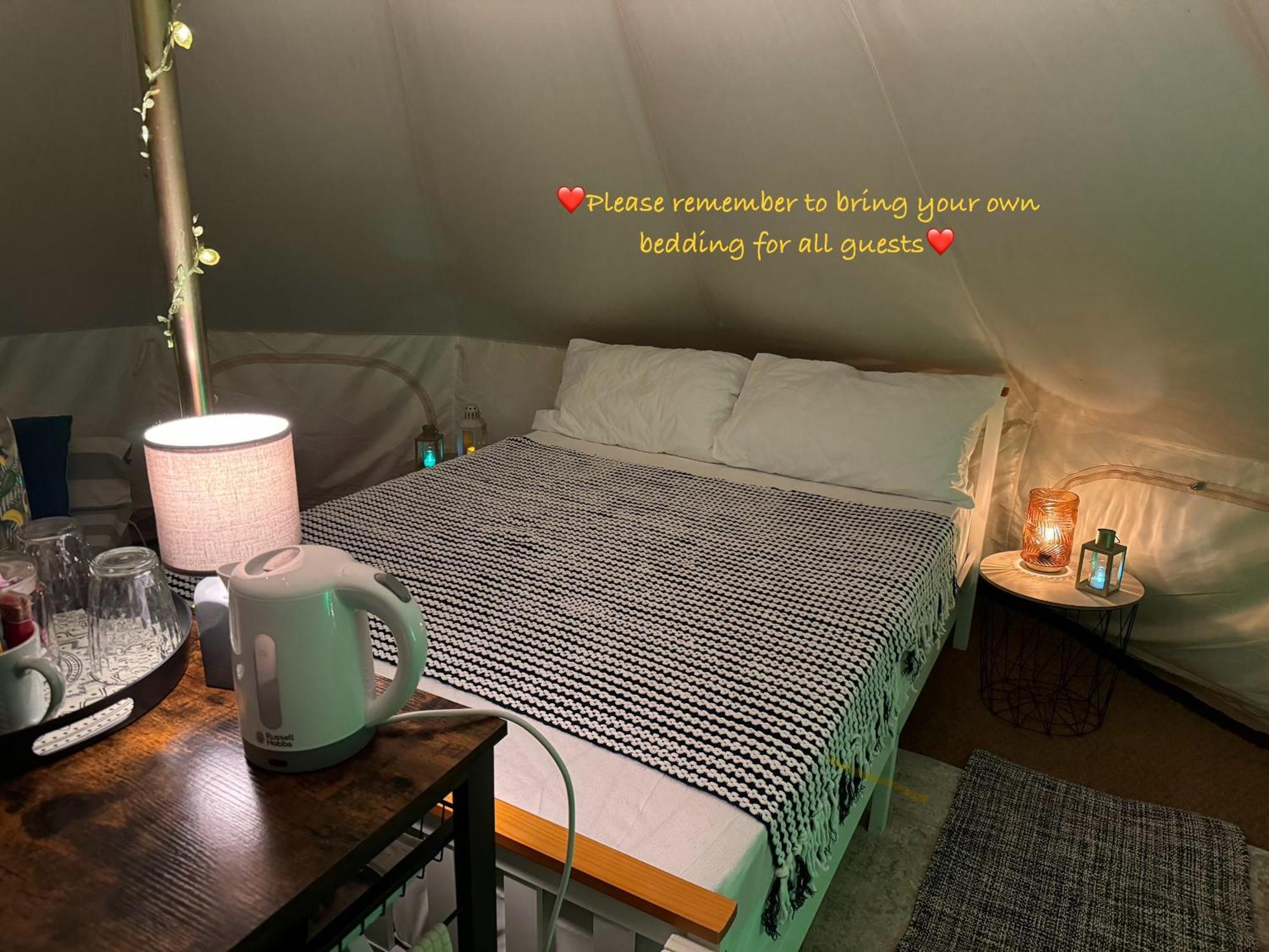 Spacious Bell Tent At Herigerbi Park Lincolnshire Villa Grantham Bagian luar foto