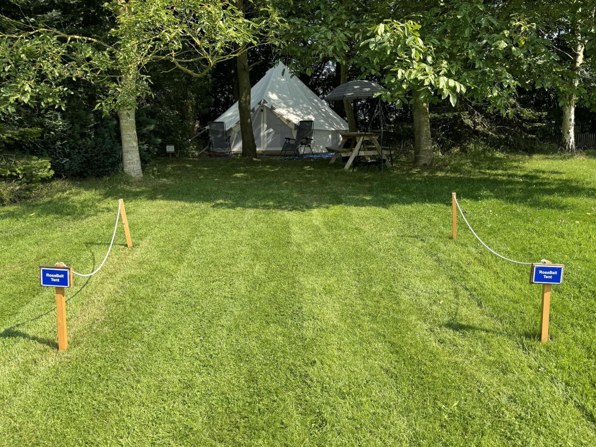 Spacious Bell Tent At Herigerbi Park Lincolnshire Villa Grantham Bagian luar foto
